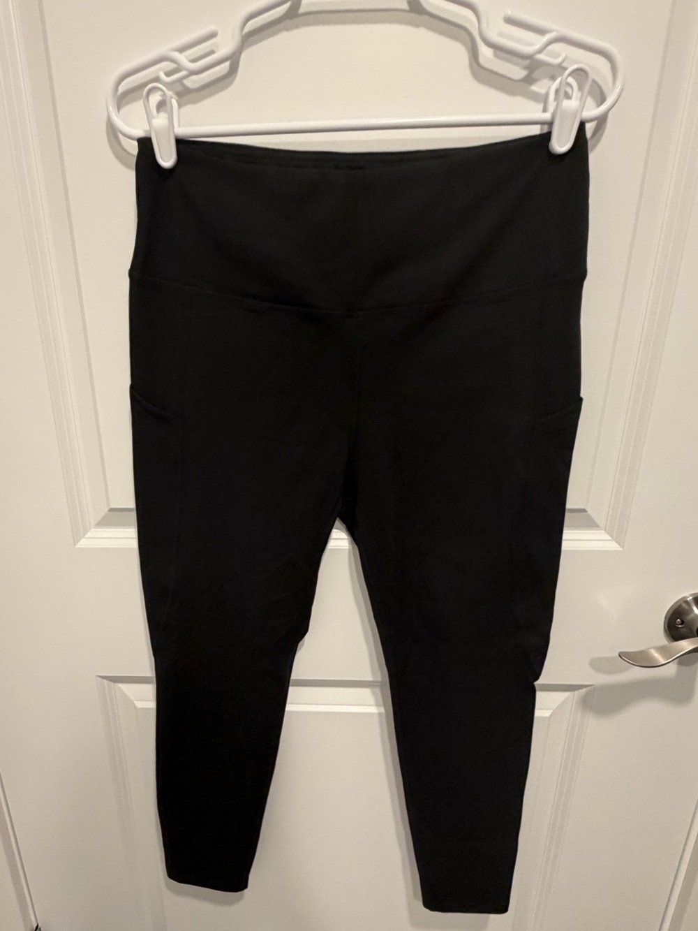 NWT ZUTY Black High Waist Capri Leggings Size L Side Pockets Athletic Yoga